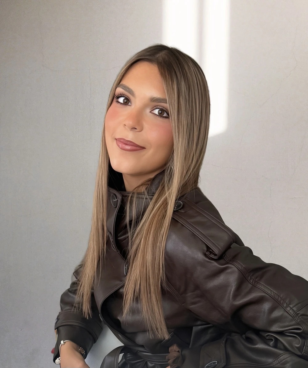 Lara, maquilhadora da Lara Beauty