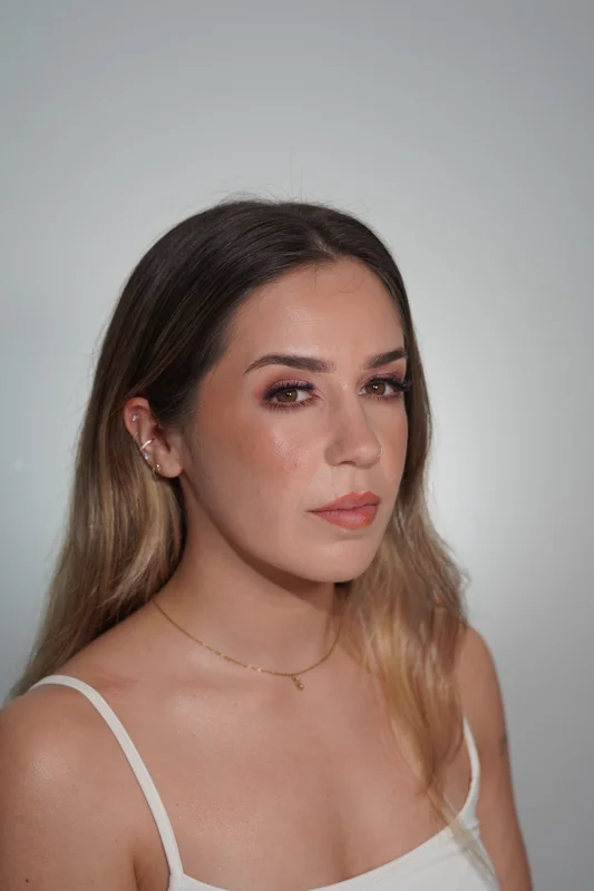 Maquilhagem em tons rosados
